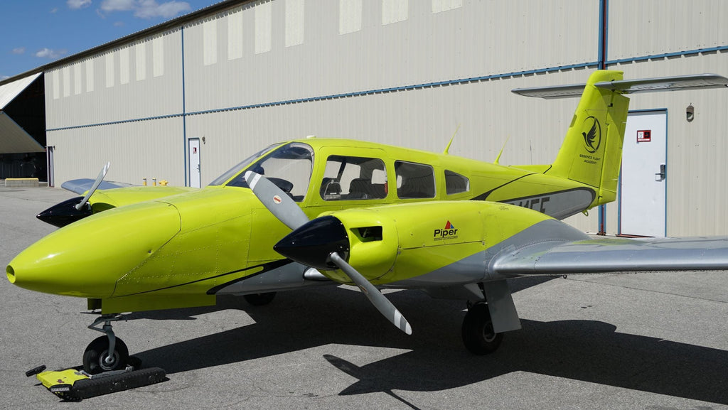 Twin-engine discovery flight over Los Angeles in a Piper Seminole